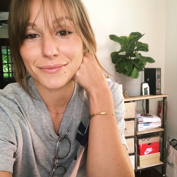 Meet your Posher, Hillary - Picture 2 of 8